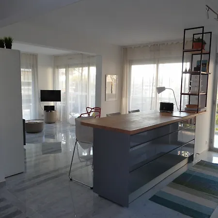 Aparthotel Agence Du Tanit Mas De Tanit Juan-les-Pins